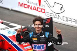 Race winner Gabriele Mini (ITA) Hitech Pulse-Eight celebrates in parc ferme. 28.05.2023. FIA Formula 3 Championship, Rd 4, Monte Carlo, Monaco, Sunday.