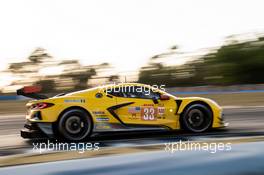 Ben Keating (USA) / Nicolas Varrone (ARG) / Nicky Catsburg (NLD) #33 Corvette Racing Chevrolet Corvette C8.R. 17.03.2023. FIA World Endurance Championship, Round 1, 1000 Miles of Sebring, Sebring, Florida, USA.