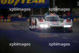 Kevin Estre (FRA) / Andre Lotterer (GER) / Laurens Vanthoor (BEL) #06 Porsche Penske Motorsport, Porsche 963. 10.06.2023. FIA World Endurance Championship, Le Mans 24 Hours Race, Le Mans, France, Saturday.