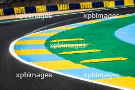 Circuit atmosphere - Kerb detail. 02-04.06.2023. FIA World Endurance Championship, Le Mans Test, Le Mans, France.