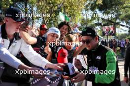 Zhou Guanyu (CHN) Sauber with fans. 22.03.2024. Formula 1 World Championship, Rd 3, Australian Grand Prix, Albert Park, Melbourne, Australia, Practice Day.
