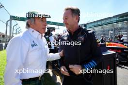(L to R): Jackie Stewart (GBR) with Christian Horner (GBR) Red Bull Racing Team Principal on the grid. 24.03.2024. Formula 1 World Championship, Rd 3, Australian Grand Prix, Albert Park, Melbourne, Australia, Race Day.