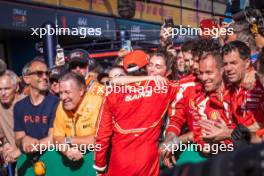 Race winner Carlos Sainz Jr (ESP) Ferrari celebrates with his girlfriend Rebecca Donaldson (GBR) in parc ferme. 24.03.2024. Formula 1 World Championship, Rd 3, Australian Grand Prix, Albert Park, Melbourne, Australia, Race Day.