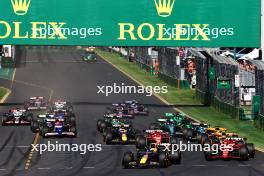 Max Verstappen (NLD) Red Bull Racing RB20 leads at the start of the race. 24.03.2024. Formula 1 World Championship, Rd 3, Australian Grand Prix, Albert Park, Melbourne, Australia, Race Day.