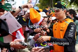 Oscar Piastri (AUS) McLaren with fans. 23.03.2024. Formula 1 World Championship, Rd 3, Australian Grand Prix, Albert Park, Melbourne, Australia, Qualifying Day.