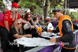Oscar Piastri (AUS) McLaren with fans. 24.03.2024. Formula 1 World Championship, Rd 3, Australian Grand Prix, Albert Park, Melbourne, Australia, Race Day.
