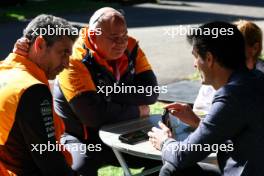 (L to R): Andrea Stella (ITA) McLaren Team Principal; Rob Marshall (GBR) McLaren Technical Director; and Mark Webber (AUS) Channel 4 Presenter / Driver Manager. 21.03.2024. Formula 1 World Championship, Rd 3, Australian Grand Prix, Albert Park, Melbourne, Australia, Preparation Day.