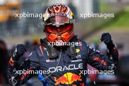 Max Verstappen (NLD) Red Bull Racing celebrates his pole position in qualifying parc ferme. 29.06.2024. Formula 1 World Championship, Rd 11, Austrian Grand Prix, Spielberg, Austria, Sprint and Qualifying Day.