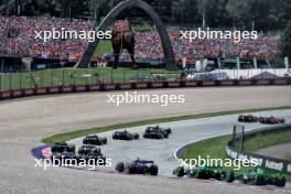 Zhou Guanyu (CHN) Sauber C44 at the start of Sprint. 29.06.2024. Formula 1 World Championship, Rd 11, Austrian Grand Prix, Spielberg, Austria, Sprint and Qualifying Day.