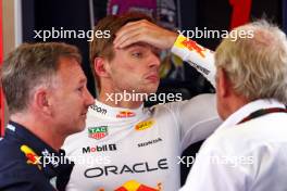 Max Verstappen (NLD) Red Bull Racing with Christian Horner (GBR) Red Bull Racing Team Principal and Dr Helmut Marko (AUT) Red Bull Motorsport Consultant. 13.09.2024. Formula 1 World Championship, Rd 17, Azerbaijan Grand Prix, Baku Street Circuit, Azerbaijan, Practice Day.