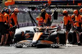 Oscar Piastri (AUS) McLaren MCL38 in the pits. 13.09.2024. Formula 1 World Championship, Rd 17, Azerbaijan Grand Prix, Baku Street Circuit, Azerbaijan, Practice Day.