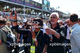 Naomi Campbell (GBR) and Flavio Briatore (ITA) Alpine F1 Team Executive Advisor on the grid. 15.09.2024. Formula 1 World Championship, Rd 17, Azerbaijan Grand Prix, Baku Street Circuit, Azerbaijan, Race Day.