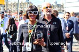 Naomi Campbell (GBR) with Flavio Briatore (ITA) Alpine F1 Team Executive Advisor on the grid. 15.09.2024. Formula 1 World Championship, Rd 17, Azerbaijan Grand Prix, Baku Street Circuit, Azerbaijan, Race Day.