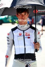 Oliver Bearman (GBR) Haas F1 Team on the grid. 15.09.2024. Formula 1 World Championship, Rd 17, Azerbaijan Grand Prix, Baku Street Circuit, Azerbaijan, Race Day.