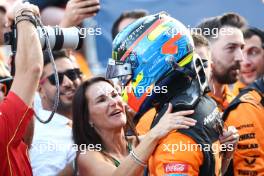 Race winner Oscar Piastri (AUS) McLaren celebrates in parc ferme with his mother Nicole Piastri (AUS). 15.09.2024. Formula 1 World Championship, Rd 17, Azerbaijan Grand Prix, Baku Street Circuit, Azerbaijan, Race Day.