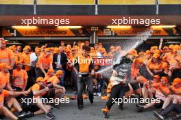 Race winner Oscar Piastri (AUS) McLaren celebrates with team mate Lando Norris (GBR) McLaren and the team. 15.09.2024. Formula 1 World Championship, Rd 17, Azerbaijan Grand Prix, Baku Street Circuit, Azerbaijan, Race Day.