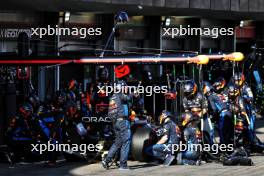 Max Verstappen (NLD) Red Bull Racing RB20 makes a pit stop. 15.09.2024. Formula 1 World Championship, Rd 17, Azerbaijan Grand Prix, Baku Street Circuit, Azerbaijan, Race Day.