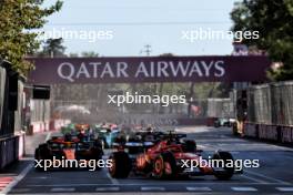 Charles Leclerc (MON) Ferrari SF-24 leads at the start of the race. 15.09.2024. Formula 1 World Championship, Rd 17, Azerbaijan Grand Prix, Baku Street Circuit, Azerbaijan, Race Day.