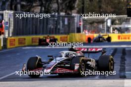 Oliver Bearman (GBR) Haas VF-24. 15.09.2024. Formula 1 World Championship, Rd 17, Azerbaijan Grand Prix, Baku Street Circuit, Azerbaijan, Race Day.