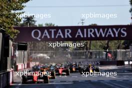 Charles Leclerc (MON) Ferrari SF-24 leads at the start of the race. 15.09.2024. Formula 1 World Championship, Rd 17, Azerbaijan Grand Prix, Baku Street Circuit, Azerbaijan, Race Day.