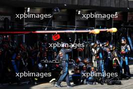 Max Verstappen (NLD) Red Bull Racing RB20 makes a pit stop. 15.09.2024. Formula 1 World Championship, Rd 17, Azerbaijan Grand Prix, Baku Street Circuit, Azerbaijan, Race Day.