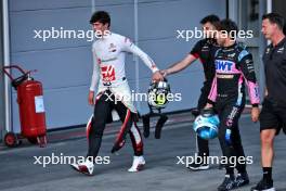 Oliver Bearman (GBR) Haas F1 Team and Pierre Gasly (FRA) Alpine F1 Team. 14.09.2024. Formula 1 World Championship, Rd 17, Azerbaijan Grand Prix, Baku Street Circuit, Azerbaijan, Qualifying Day.