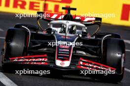 Oliver Bearman (GBR) Haas VF-24. 14.09.2024. Formula 1 World Championship, Rd 17, Azerbaijan Grand Prix, Baku Street Circuit, Azerbaijan, Qualifying Day.