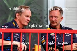 (L to R): Paul Monaghan (GBR) Red Bull Racing Chief Engineer with Christian Horner (GBR) Red Bull Racing Team Principal. 14.09.2024. Formula 1 World Championship, Rd 17, Azerbaijan Grand Prix, Baku Street Circuit, Azerbaijan, Qualifying Day.