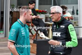 (L to R): Stoffel Vandoorne (BEL) Aston Martin F1 Team Test and Reserve Driver with Alessandro Alunni Bravi (ITA) Sauber Managing Director and Team Representative. 26.07.2024. Formula 1 World Championship, Rd 14, Belgian Grand Prix, Spa Francorchamps, Belgium, Practice Day.