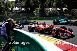 Carlos Sainz Jr (ESP) Ferrari SF-24 at the start of the race. 28.07.2024. Formula 1 World Championship, Rd 14, Belgian Grand Prix, Spa Francorchamps, Belgium, Race Day.