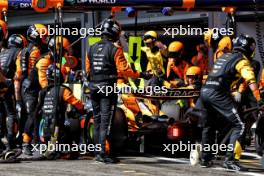 Oscar Piastri (AUS) McLaren MCL38 makes a pit stop. 28.07.2024. Formula 1 World Championship, Rd 14, Belgian Grand Prix, Spa Francorchamps, Belgium, Race Day.