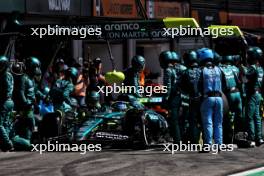 Fernando Alonso (ESP) Aston Martin F1 Team AMR24 makes a pit stop. 28.07.2024. Formula 1 World Championship, Rd 14, Belgian Grand Prix, Spa Francorchamps, Belgium, Race Day.