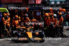 Oscar Piastri (AUS) McLaren MCL38 makes a pit stop. 28.07.2024. Formula 1 World Championship, Rd 14, Belgian Grand Prix, Spa Francorchamps, Belgium, Race Day.