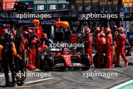 Carlos Sainz Jr (ESP) Ferrari SF-24 makes a pit stop. 28.07.2024. Formula 1 World Championship, Rd 14, Belgian Grand Prix, Spa Francorchamps, Belgium, Race Day.