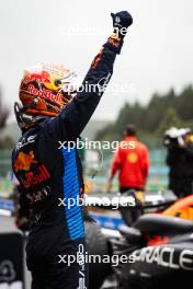 Max Verstappen (NLD) Red Bull Racing celebrates his pole position in qualifying parc ferme. 27.07.2024. Formula 1 World Championship, Rd 14, Belgian Grand Prix, Spa Francorchamps, Belgium, Qualifying Day.