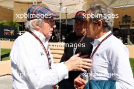 (L to R): Jackie Stewart (GBR) with Jean Alesi (FRA) and Alain Prost (FRA). 01.03.2024. Formula 1 World Championship, Rd 1, Bahrain Grand Prix, Sakhir, Bahrain, Qualifying Day.
