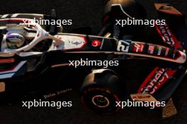 Nico Hulkenberg (GER) Haas VF-24. 01.03.2024. Formula 1 World Championship, Rd 1, Bahrain Grand Prix, Sakhir, Bahrain, Qualifying Day.