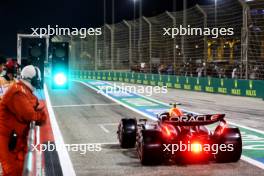 Sergio Perez (MEX) Red Bull Racing RB20 leaves the pits. 01.03.2024. Formula 1 World Championship, Rd 1, Bahrain Grand Prix, Sakhir, Bahrain, Qualifying Day.