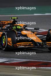 Lando Norris (GBR) McLaren MCL38. 02.03.2024. Formula 1 World Championship, Rd 1, Bahrain Grand Prix, Sakhir, Bahrain, Race Day.
