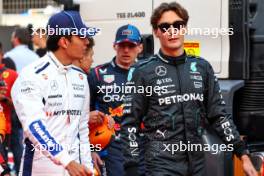 (L to R): Alexander Albon (THA) Williams Racing with George Russell (GBR) Mercedes AMG F1. 02.03.2024. Formula 1 World Championship, Rd 1, Bahrain Grand Prix, Sakhir, Bahrain, Race Day.