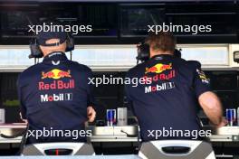 (L to R): Adrian Newey (GBR) Red Bull Racing Chief Technical Officer and Christian Horner (GBR) Red Bull Racing Team Principal on the pit gantry. 29.02.2024. Formula 1 World Championship, Rd 1, Bahrain Grand Prix, Sakhir, Bahrain, Practice Day