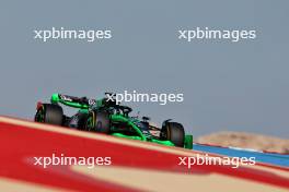 Valtteri Bottas (FIN) Sauber C44. 29.02.2024. Formula 1 World Championship, Rd 1, Bahrain Grand Prix, Sakhir, Bahrain, Practice Day