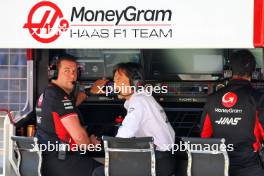 (L to R): Peter Crolla (GBR) Haas F1 Team Team Manager and Ayao Komatsu (JPN) Haas F1 Team Principal on the pit gantry. 29.02.2024. Formula 1 World Championship, Rd 1, Bahrain Grand Prix, Sakhir, Bahrain, Practice Day