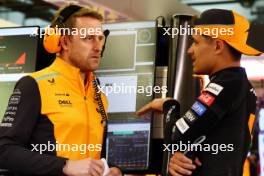 Lando Norris (GBR) McLaren (Right). 29.02.2024. Formula 1 World Championship, Rd 1, Bahrain Grand Prix, Sakhir, Bahrain, Practice Day