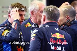 Max Verstappen (NLD) Red Bull Racing with Dr Helmut Marko (AUT) Red Bull Motorsport Consultant; Christian Horner (GBR) Red Bull Racing Team Principal and Gianpiero Lambiase (ITA) Red Bull Racing Engineer. 29.02.2024. Formula 1 World Championship, Rd 1, Bahrain Grand Prix, Sakhir, Bahrain, Practice Day