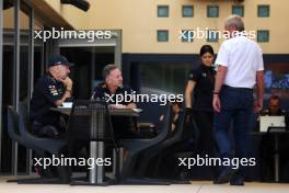 (L to R): Adrian Newey (GBR) Red Bull Racing Chief Technical Officer with Christian Horner (GBR) Red Bull Racing Team Principal and Dr Helmut Marko (AUT) Red Bull Motorsport Consultant. 29.02.2024. Formula 1 World Championship, Rd 1, Bahrain Grand Prix, Sakhir, Bahrain, Practice Day