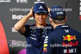 (L to R): Alexander Albon (THA) Williams Racing and Max Verstappen (NLD) Red Bull Racing in the FIA Press Conference. 28.02.2024. Formula 1 World Championship, Rd 1, Bahrain Grand Prix, Sakhir, Bahrain, Preparation Day.