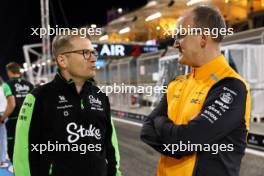 Andreas Seidl (GER) Sauber Group Chief Executive Officer (Left). 28.02.2024. Formula 1 World Championship, Rd 1, Bahrain Grand Prix, Sakhir, Bahrain, Preparation Day.