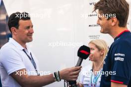 (L to R): Will Buxton (GBR) F1 Digital Presenter with Logan Sargeant (USA) Williams Racing. 28.02.2024. Formula 1 World Championship, Rd 1, Bahrain Grand Prix, Sakhir, Bahrain, Preparation Day.