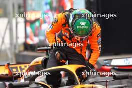 Pole sitter Oscar Piastri (AUS) McLaren MCL38 in Sprint qualifying parc ferme. 01.11.2024. Formula 1 World Championship, Rd 21, Brazilian Grand Prix, Sao Paulo, Brazil, Sprint Qualifying Day.